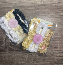 將圖片載入圖庫檢視器 Scrunchies 
